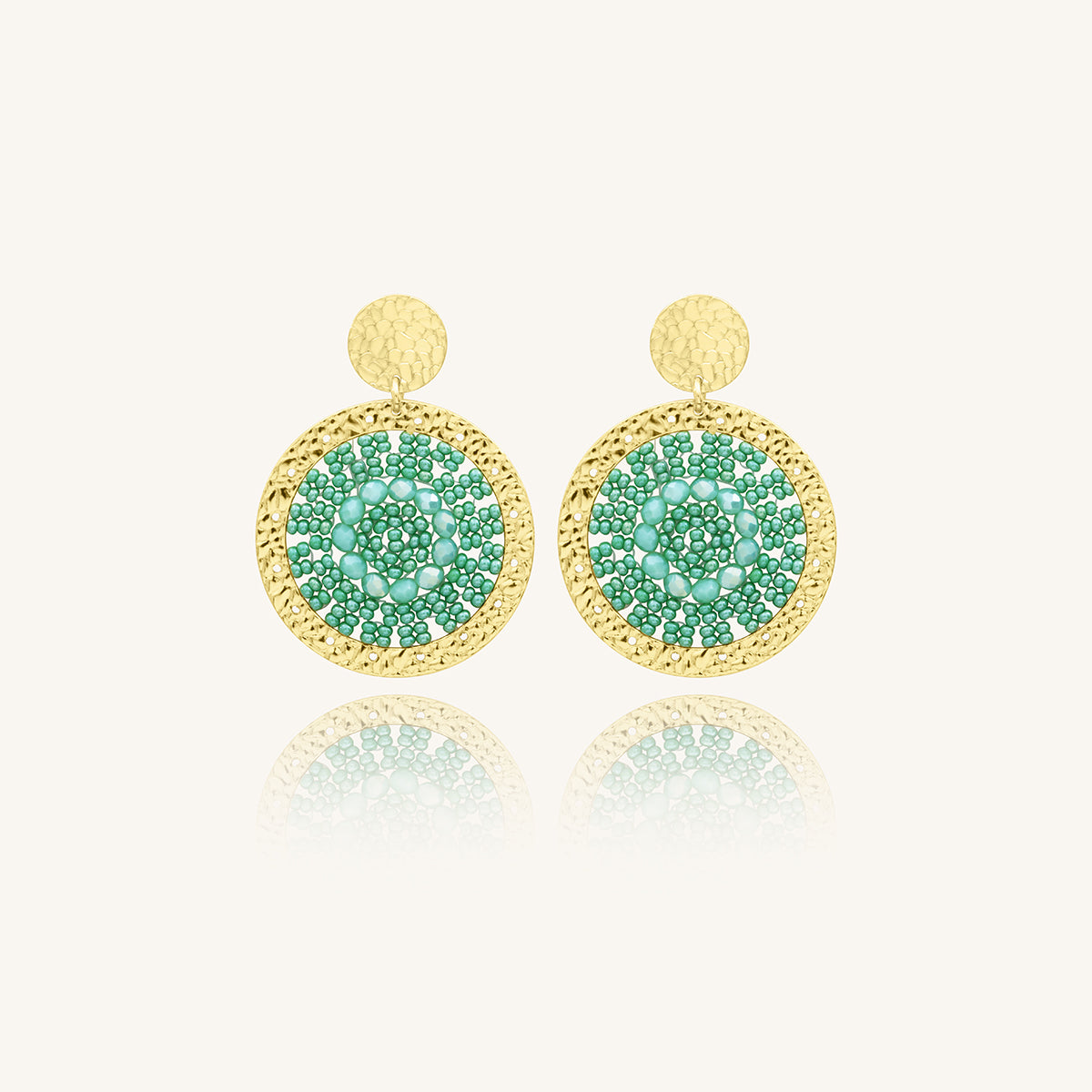 Aretes de Cristales Verde Acqua Tejidos con Chapa de Oro 23K