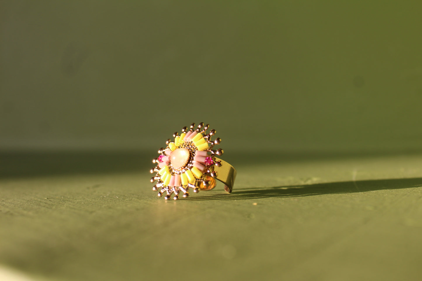 Anillo Multicolor - Cuarzo Rosa y Perlas Japonesas con Chapa de Oro 14K