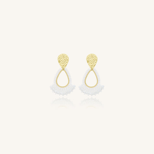 Aretes con Cristales Tejidos Blancos y Chapa de Oro 23K - Mini Río