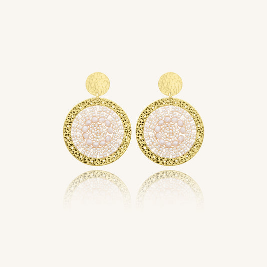 Aretes de Cristales Arena Tejidos con Chapa de Oro 23K