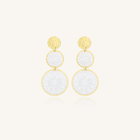 Aretes Largos de Cristales Tejidos Blancos y Chapa de Oro 23K