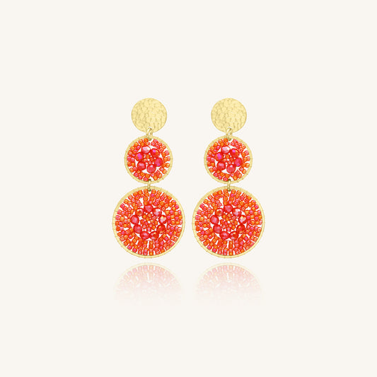 Aretes Largos de Cristales Tejidos Coral y Chapa de Oro 23K